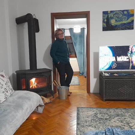 Appartamento La Rossa Braşov Esterno foto